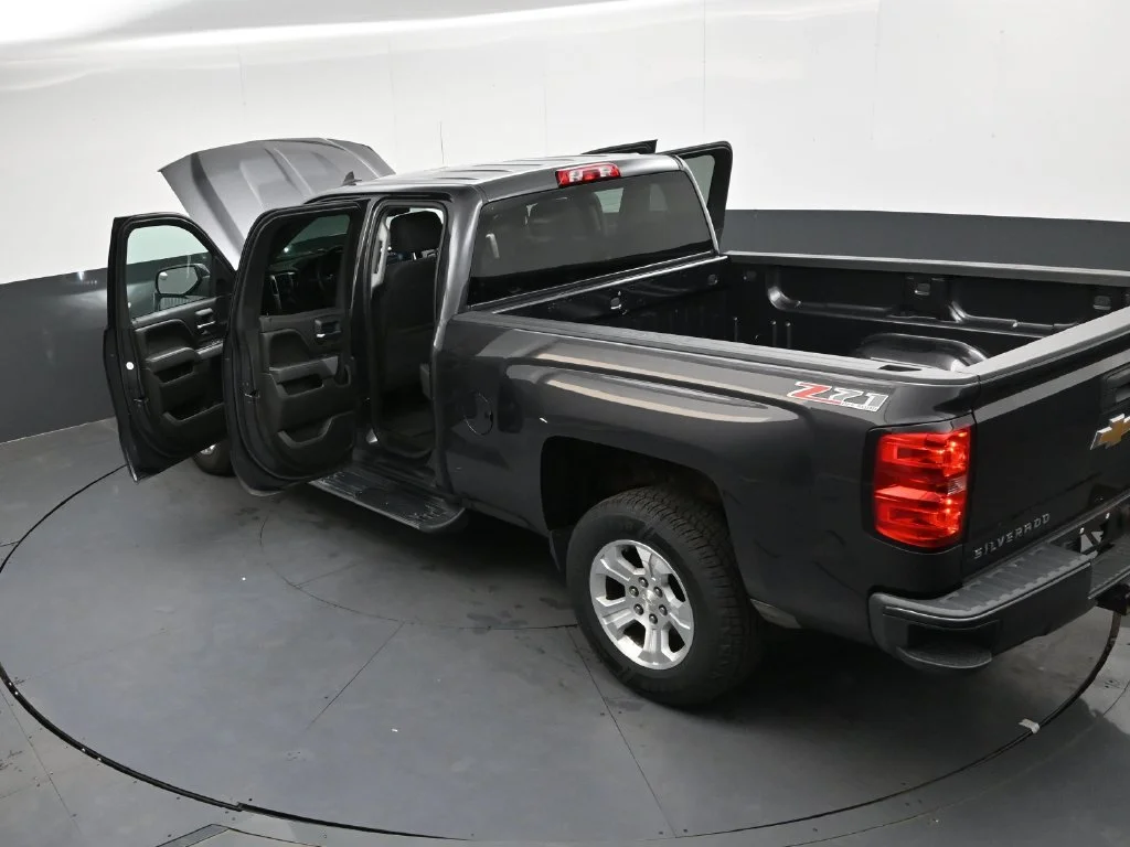 Used 2016 Tungsten Metallic Chevrolet LT image 38