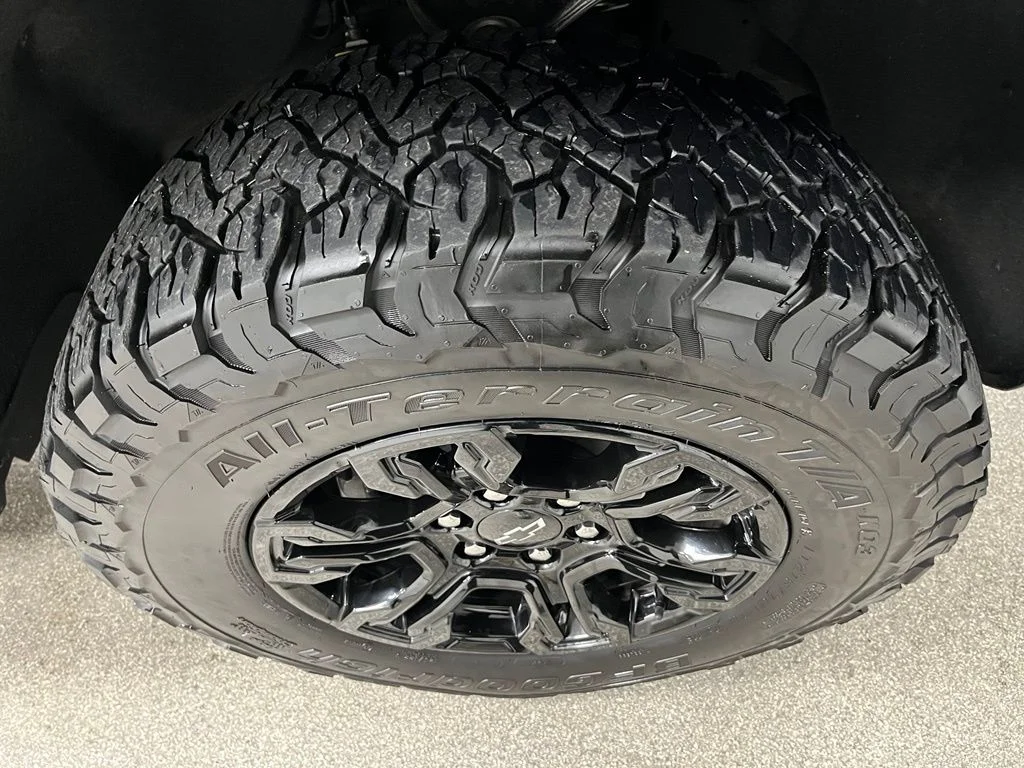 Used 2022 Blue Chevrolet ZR2 image 16