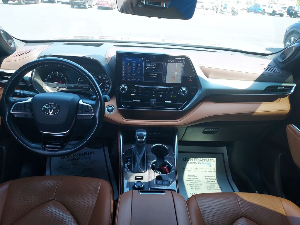 Used 2021 Black Toyota Platinum image 15
