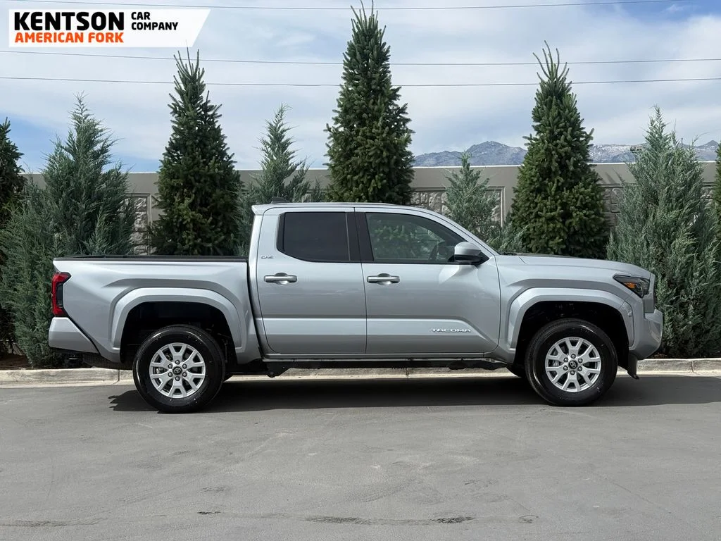 Used 2025 Silver Toyota SR5 image 9