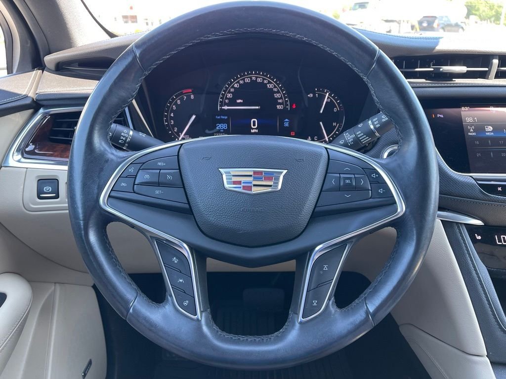 Used 2017 Crystal White Tricoat Cadillac Luxury image 12
