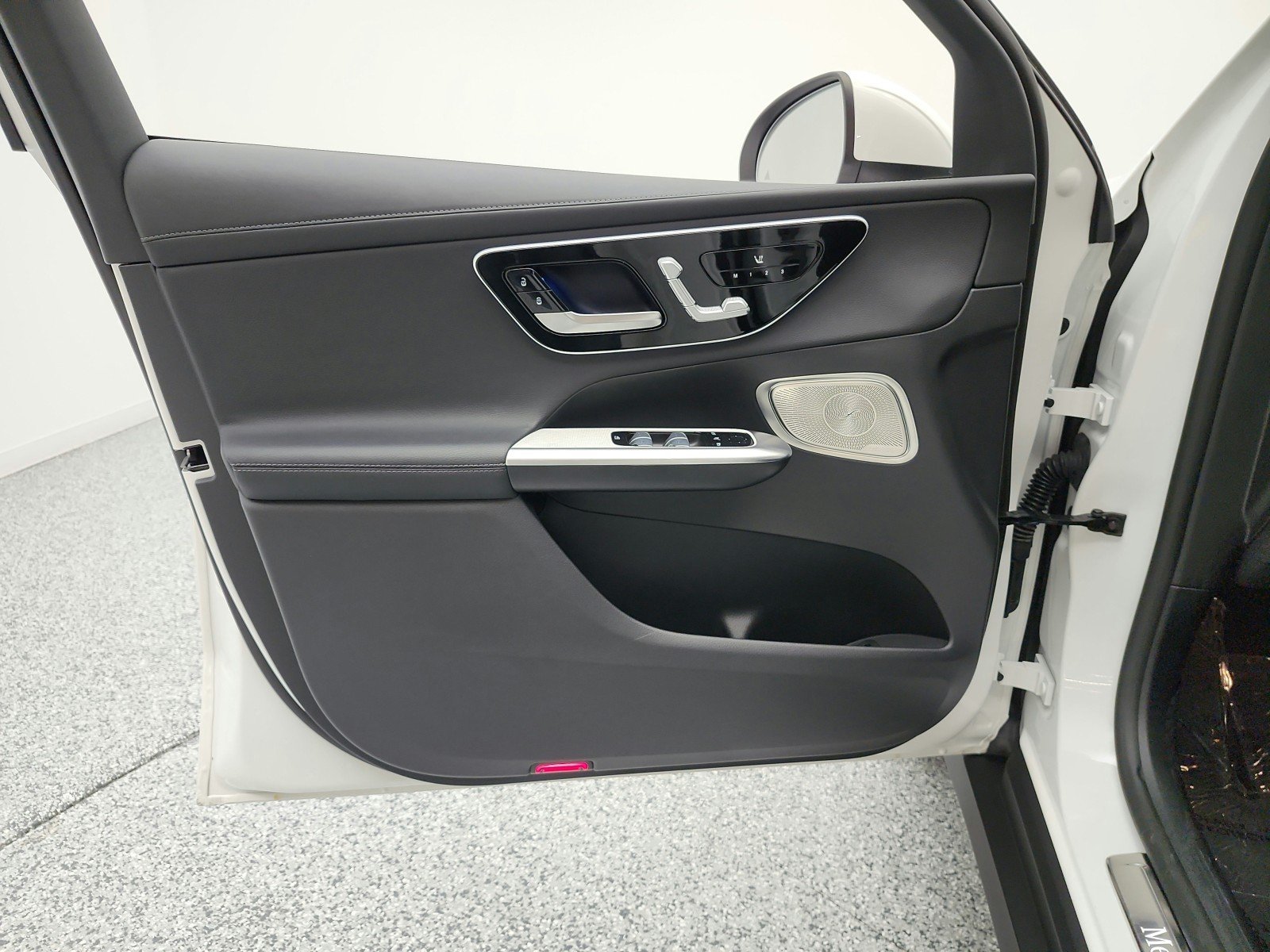 Certified Used 2023 Polar White Mercedes-Benz GLC 300 SUV image 12