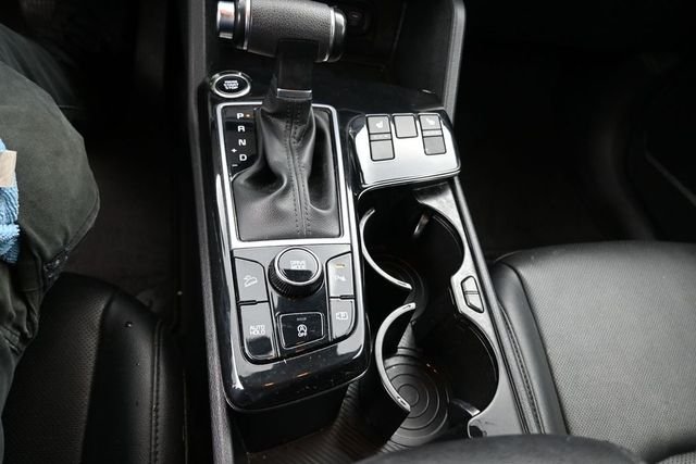 Used 2023 White Pearl Kia EX image 14