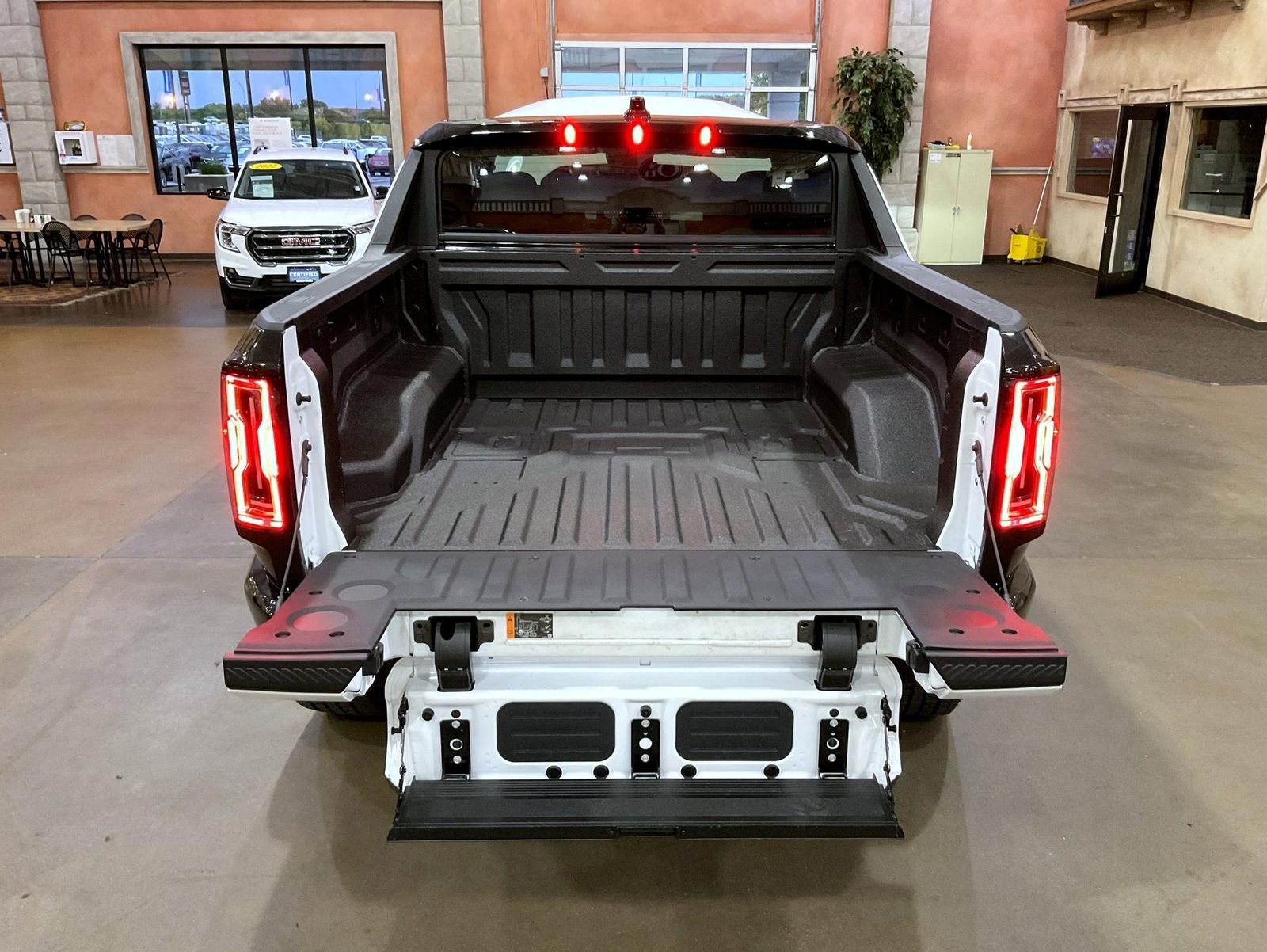 2026 GMC HUMMER EV 2X - Photo 21