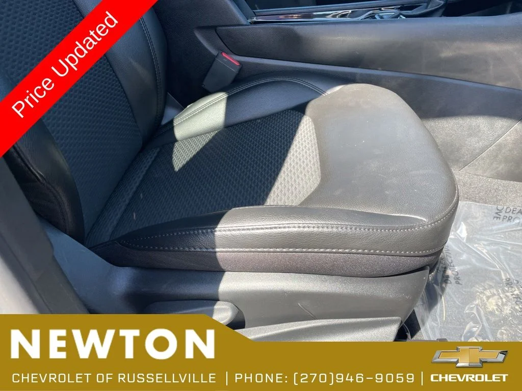 Used 2022 Diamond Black Jeep Latitude image 21
