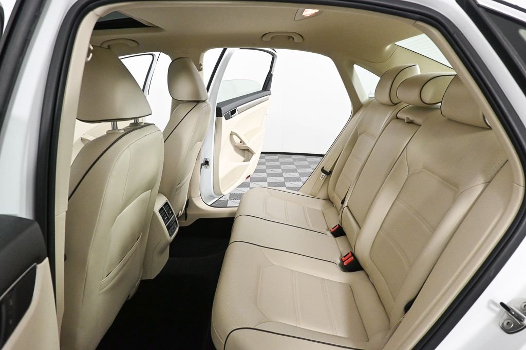 Used 2016 White Volkswagen 1.8T SE image 18