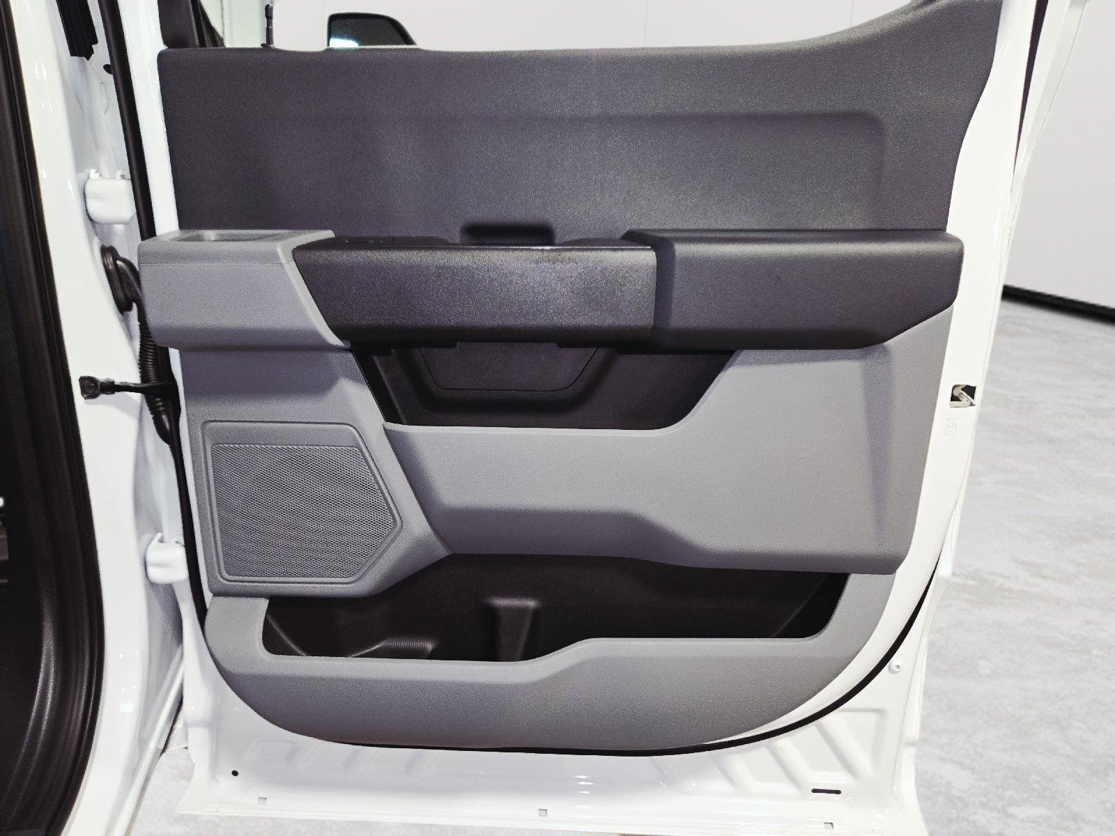 New 2026 Oxford White Ford F-350® XL image 45