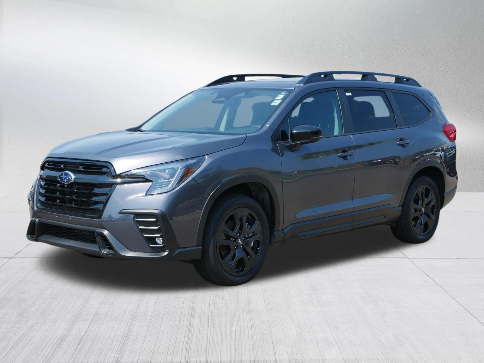 Used 2025 Magnetite Gray Metallic Subaru Onyx Edition Touring image 3