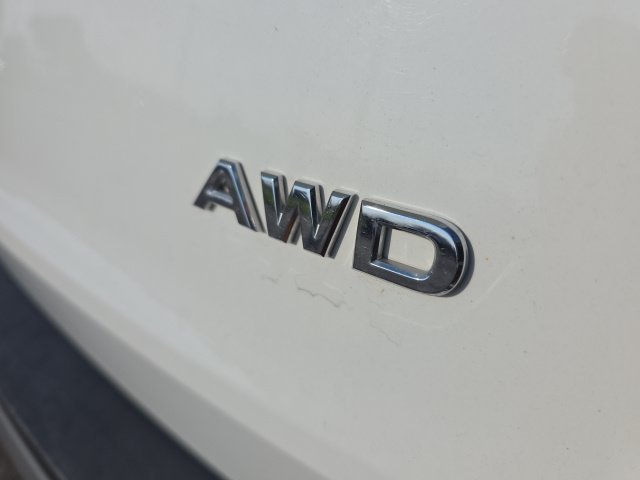 Used 2023 White Nissan S image 5