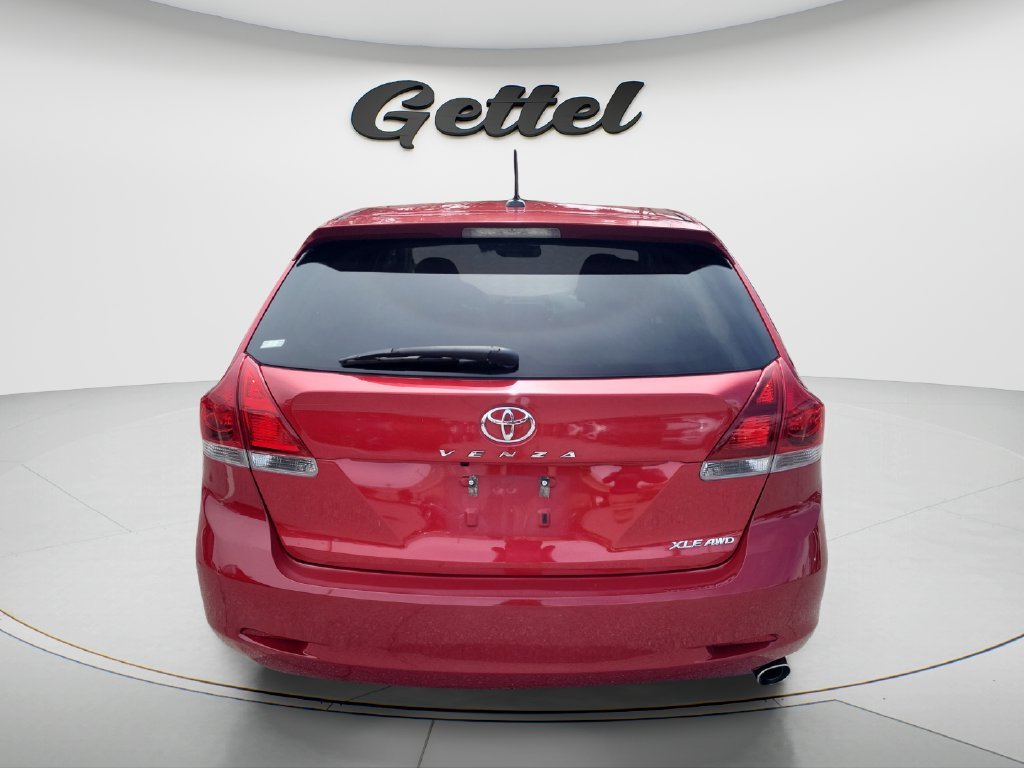 Used 2015 Red Toyota XLE image 6