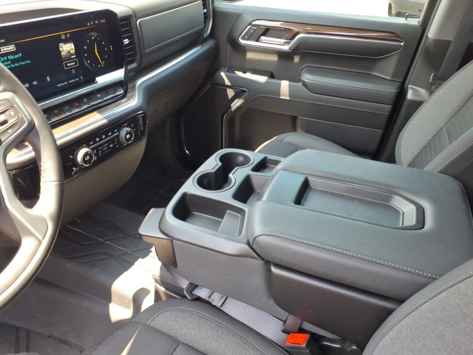 Used 2024  CHEVROLET LT image 21