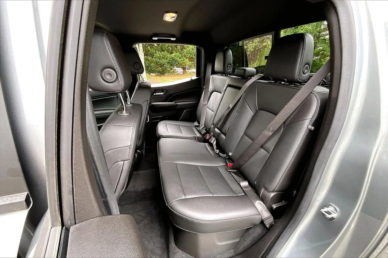 Used 2023 Gray Chevrolet LT image 22