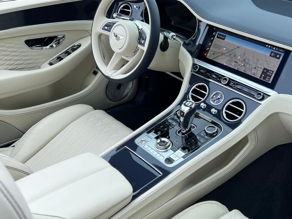 Used 2026  Bentley Azure image 2