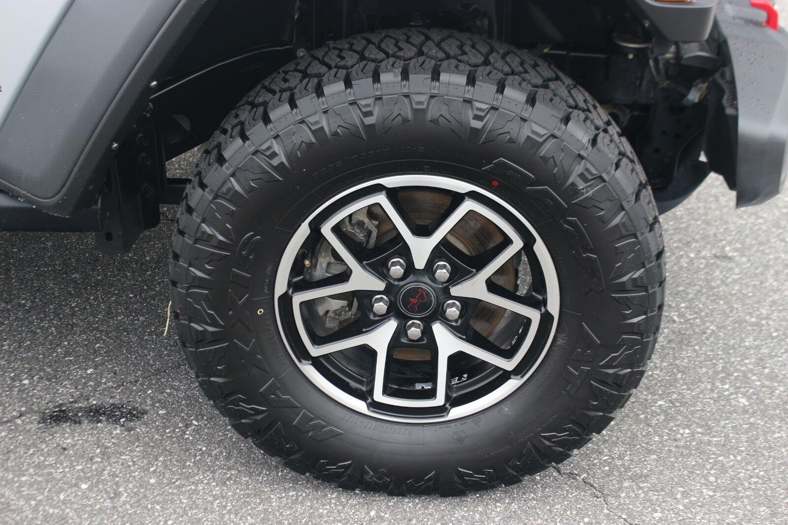 Used 2024 White Jeep Rubicon image 37