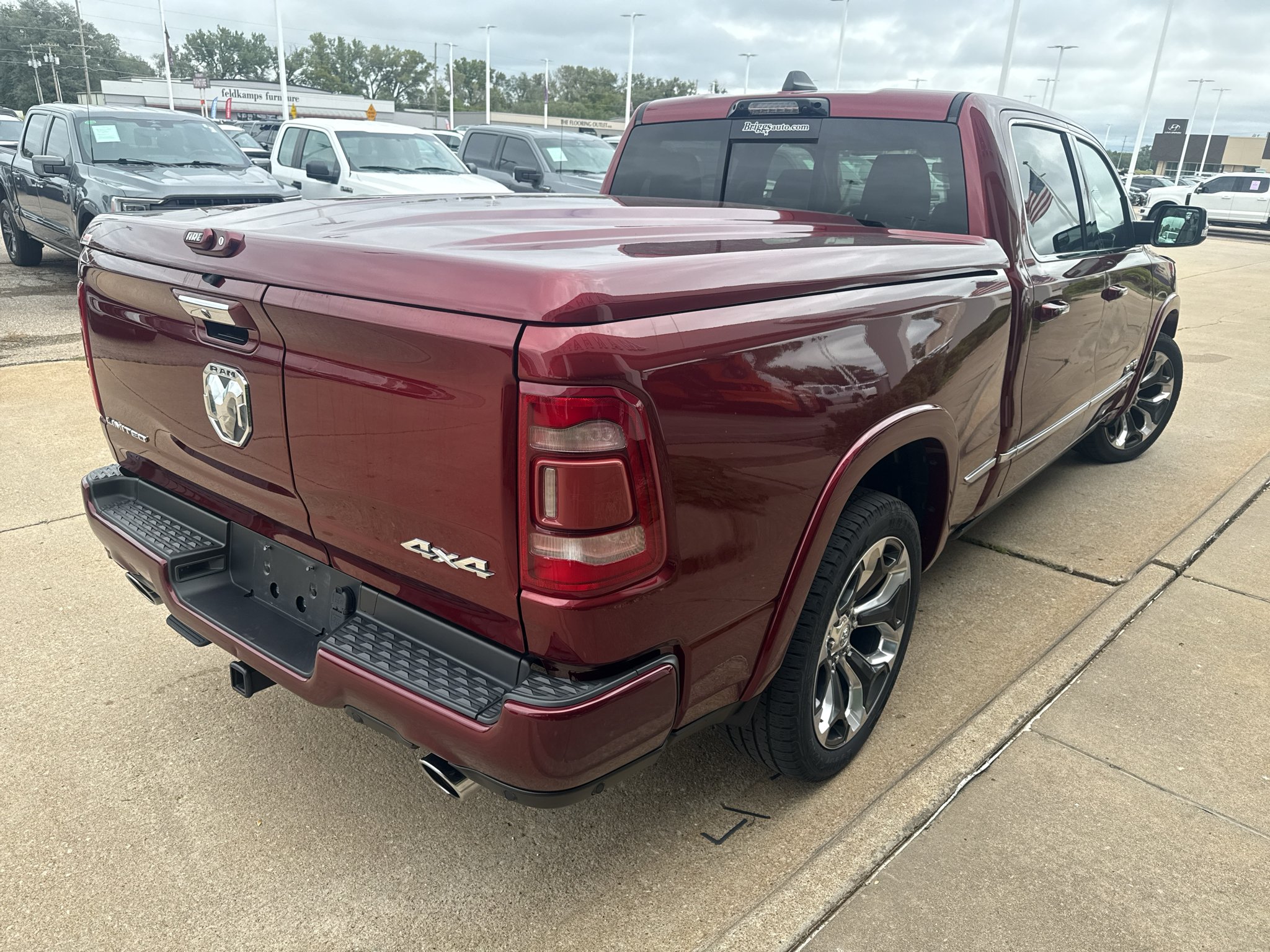 Used 2021 Delmonico Red Pearlcoat Ram Limited image 12