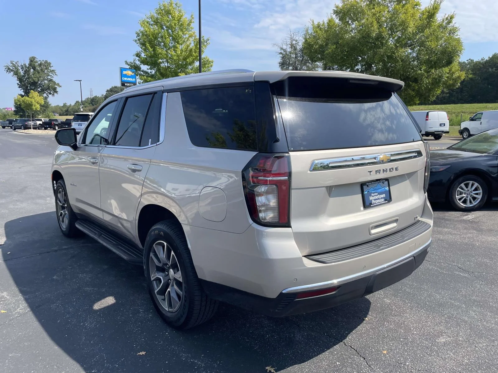 Used 2022 EMPIRE BEIGE METALLIC Chevrolet LT image 4