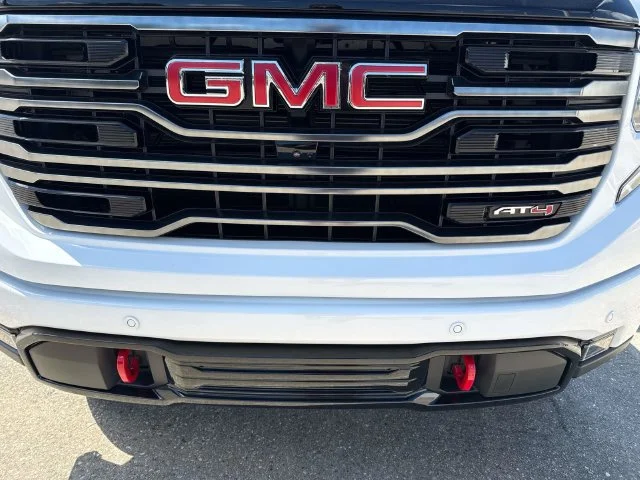 Used 2025 White GMC AT4 image 4