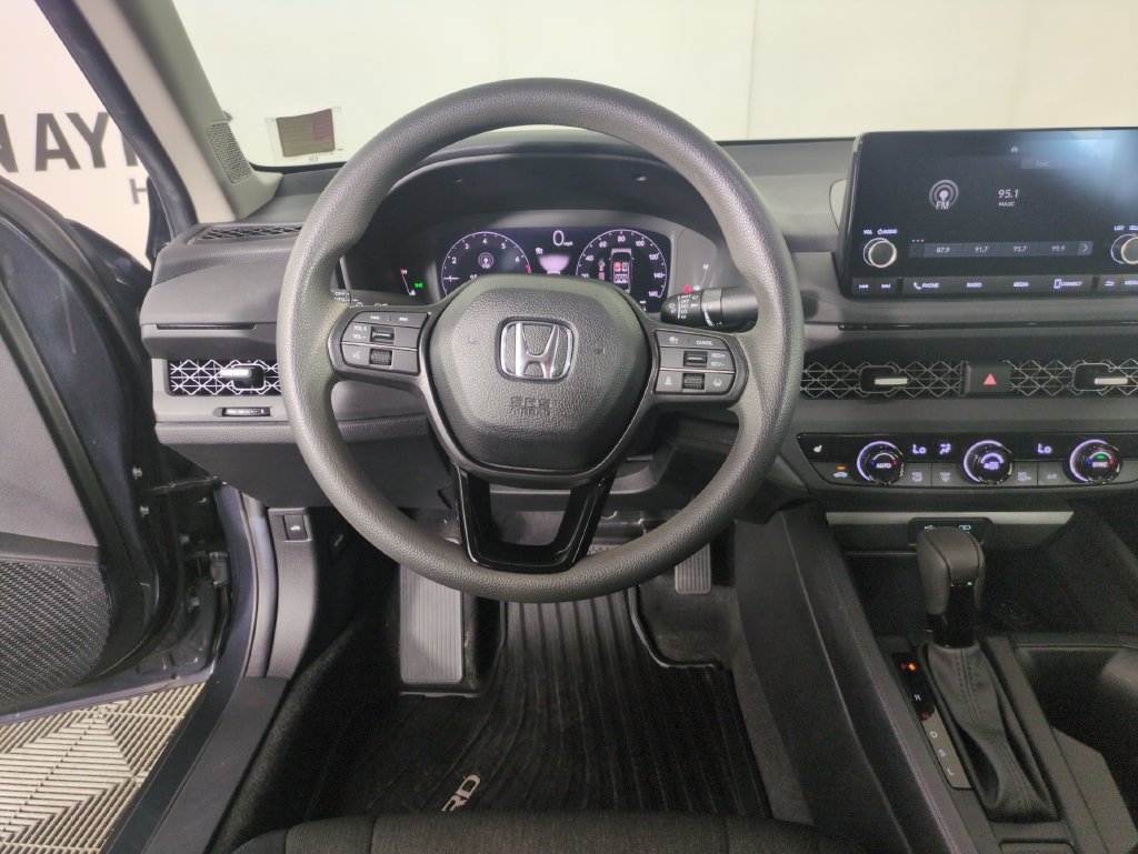 2025 Honda Accord SE - Photo 19