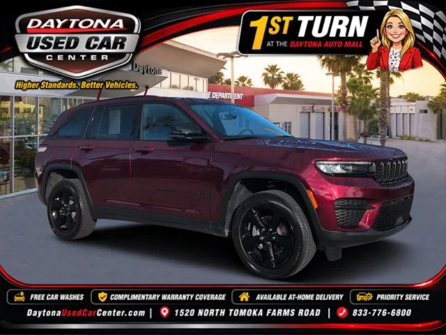 Used 2024 Red Jeep Altitude X image 1