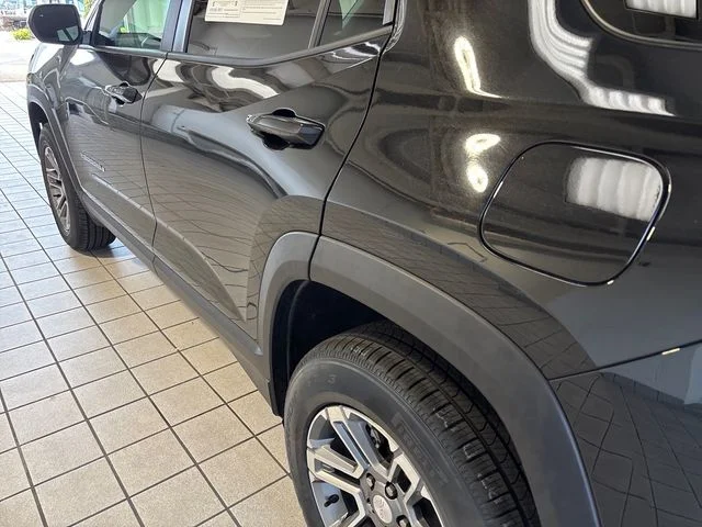 Used 2026 Ebony Twilight Metallic GMC Elevation image 17