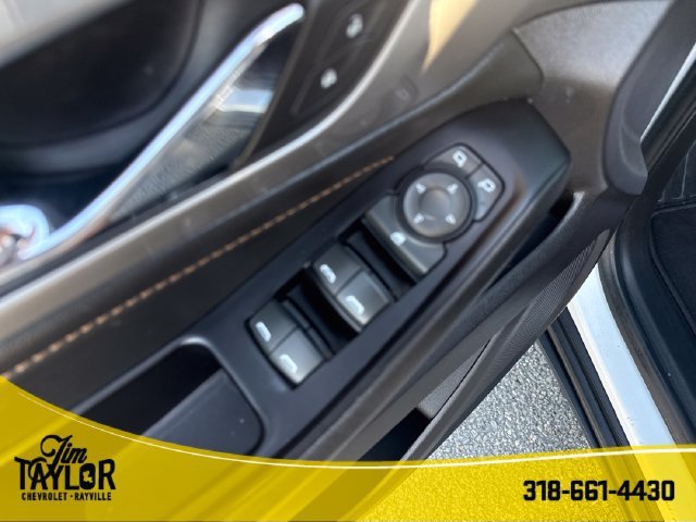 Used 2019 SUMMIT WHITE Chevrolet LT Cloth image 13