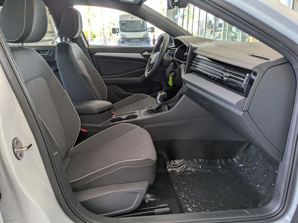 2025 Volkswagen Jetta Sport - Photo 23