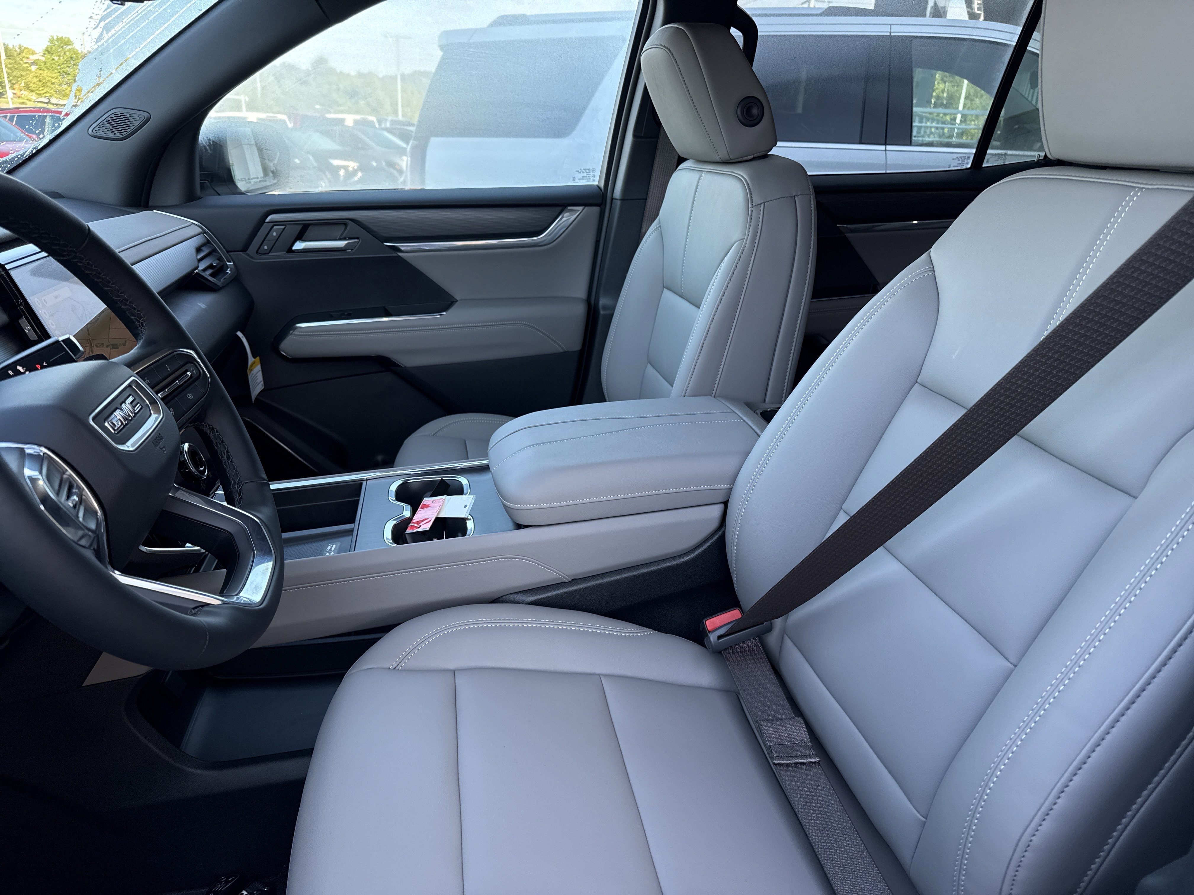 2026 GMC Acadia Elevation - Photo 4