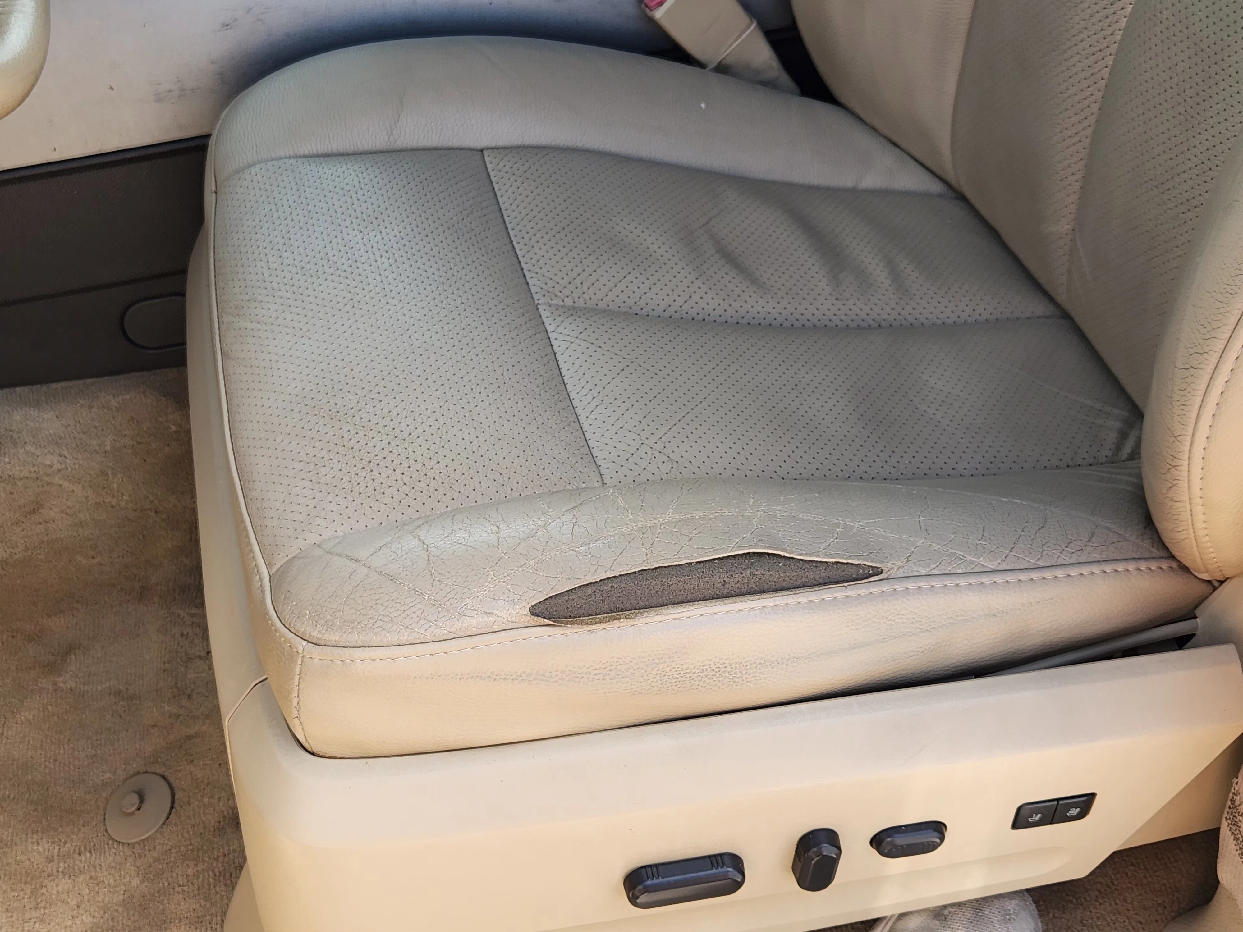 Used 2013 Blue Ford XLT image 24