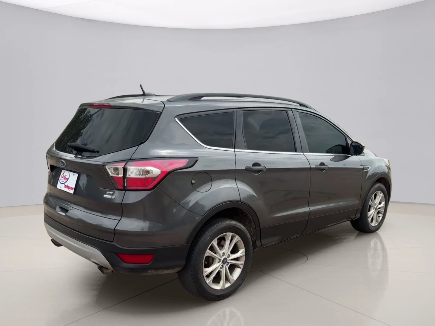 Used 2018 Gray Ford SE 4WD image 5