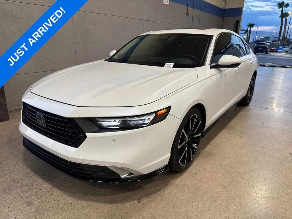 Certified Used 2024 Platinum White Pearl Honda Touring image 1