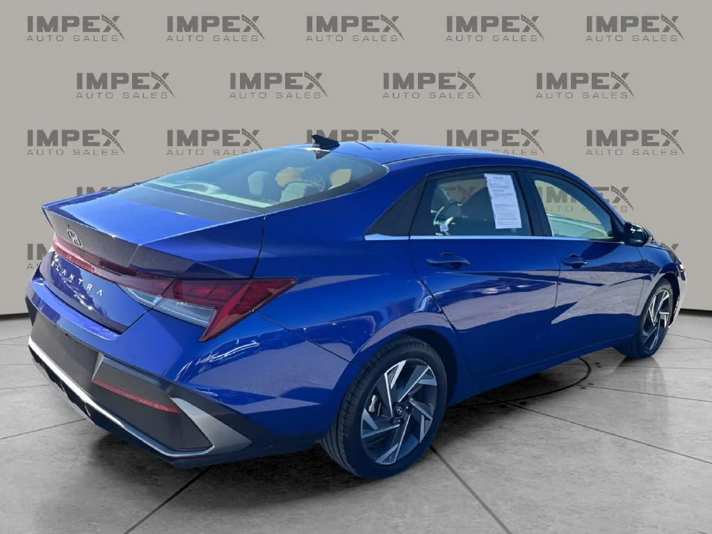 Used 2025 Blue Hyundai SEL Convenience image 5