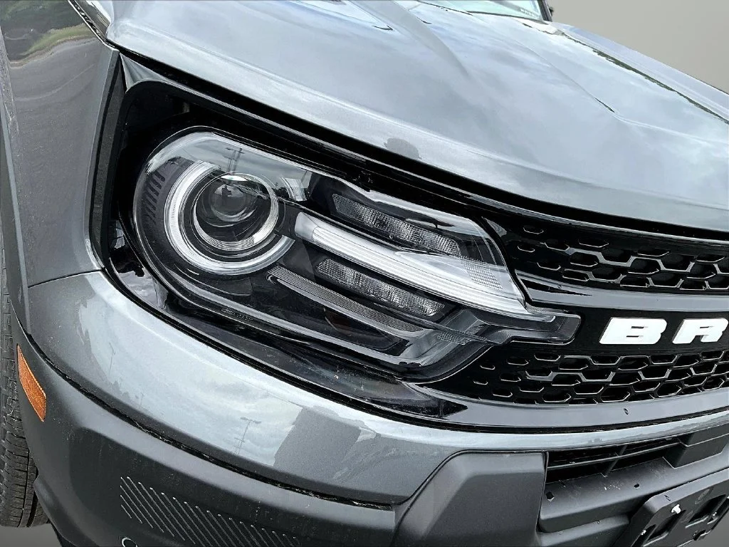 New 2026 Carbonized Gray Metallic Ford Outer Banks® image 30