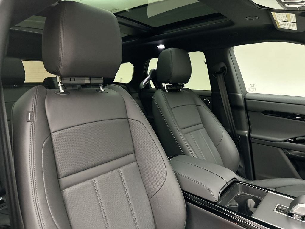 New 2026 Santorini Black Metallic Land Rover S image 6