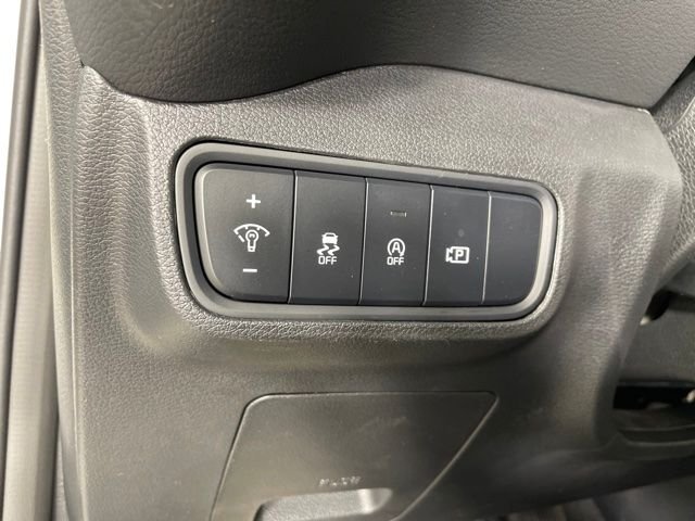 Used 2023 White Kia EX image 22