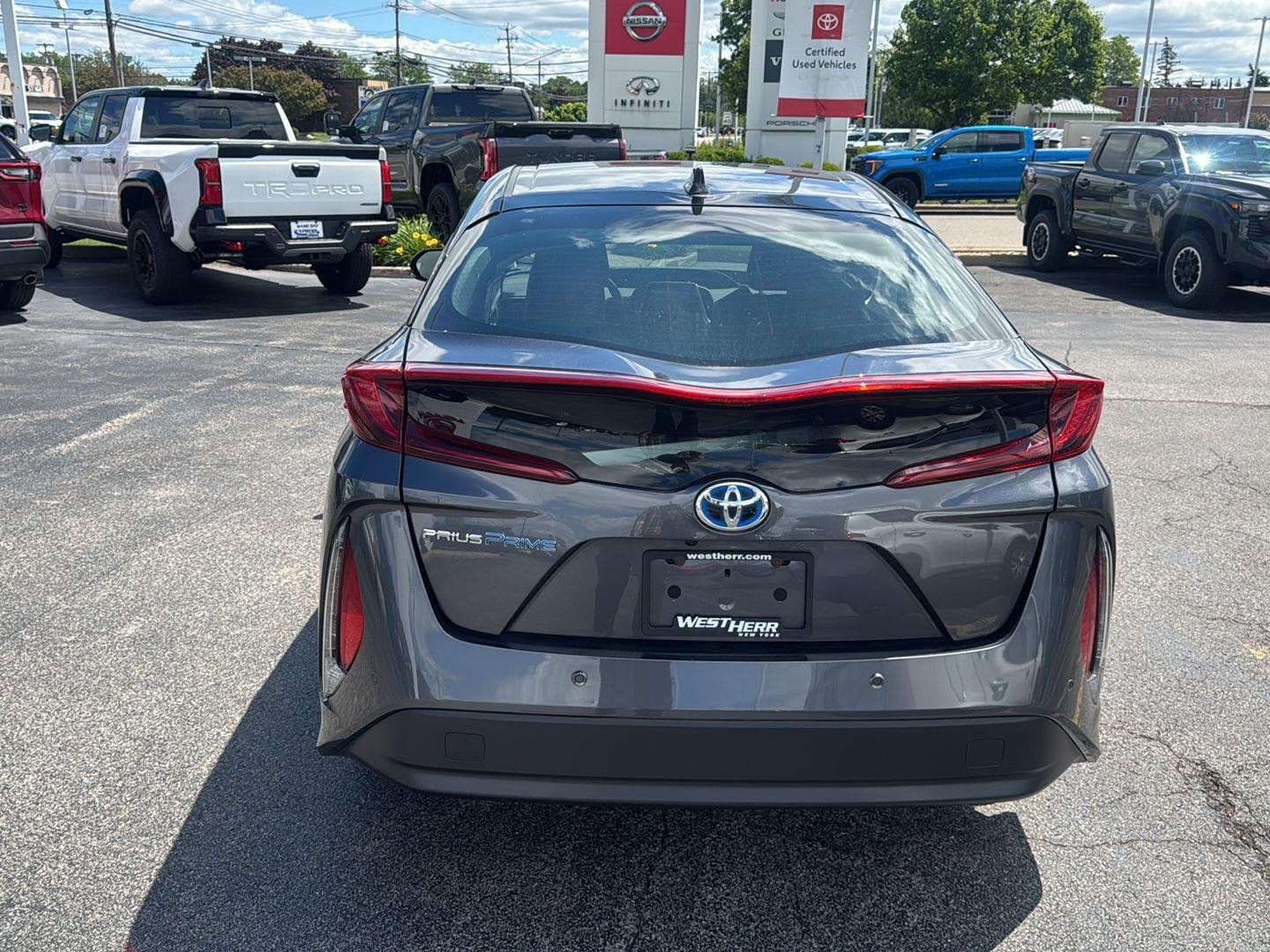 Used 2017 Magnetic Gray Metallic Toyota Advanced image 5