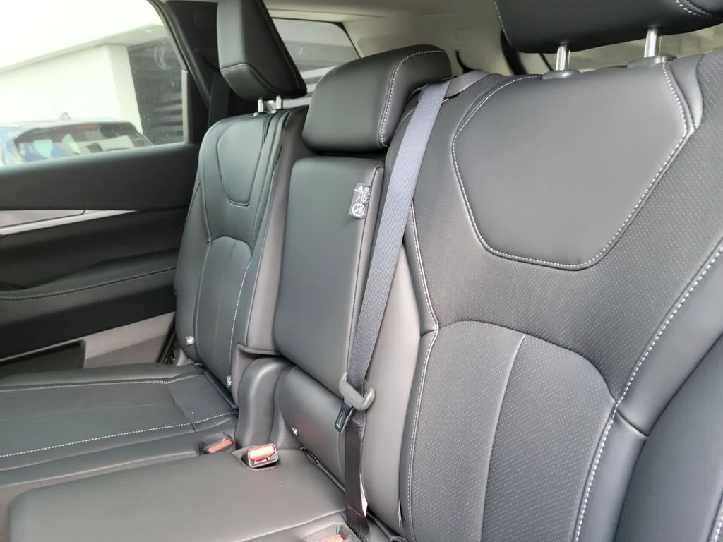 New 2027 White INFINITI LUXE image 10