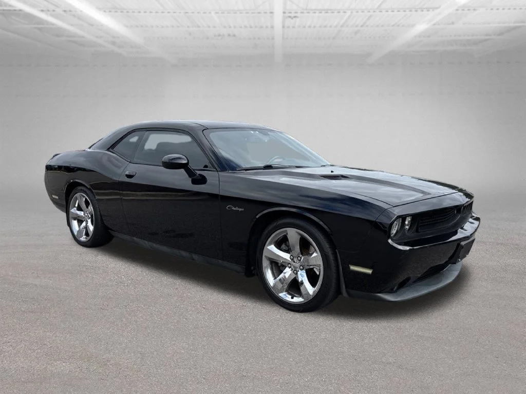 Used 2014 Black Dodge R/T image 4