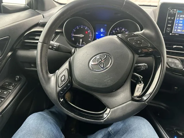 Used 2018 Blue Toyota XLE image 12