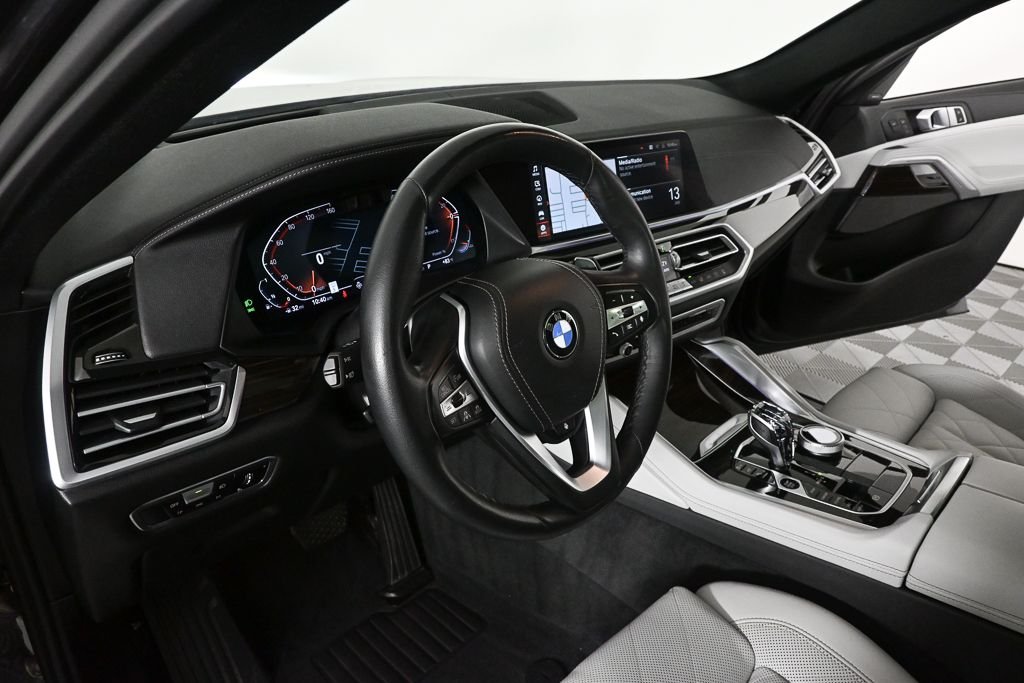 Used 2023 Gray BMW xDrive40i image 6