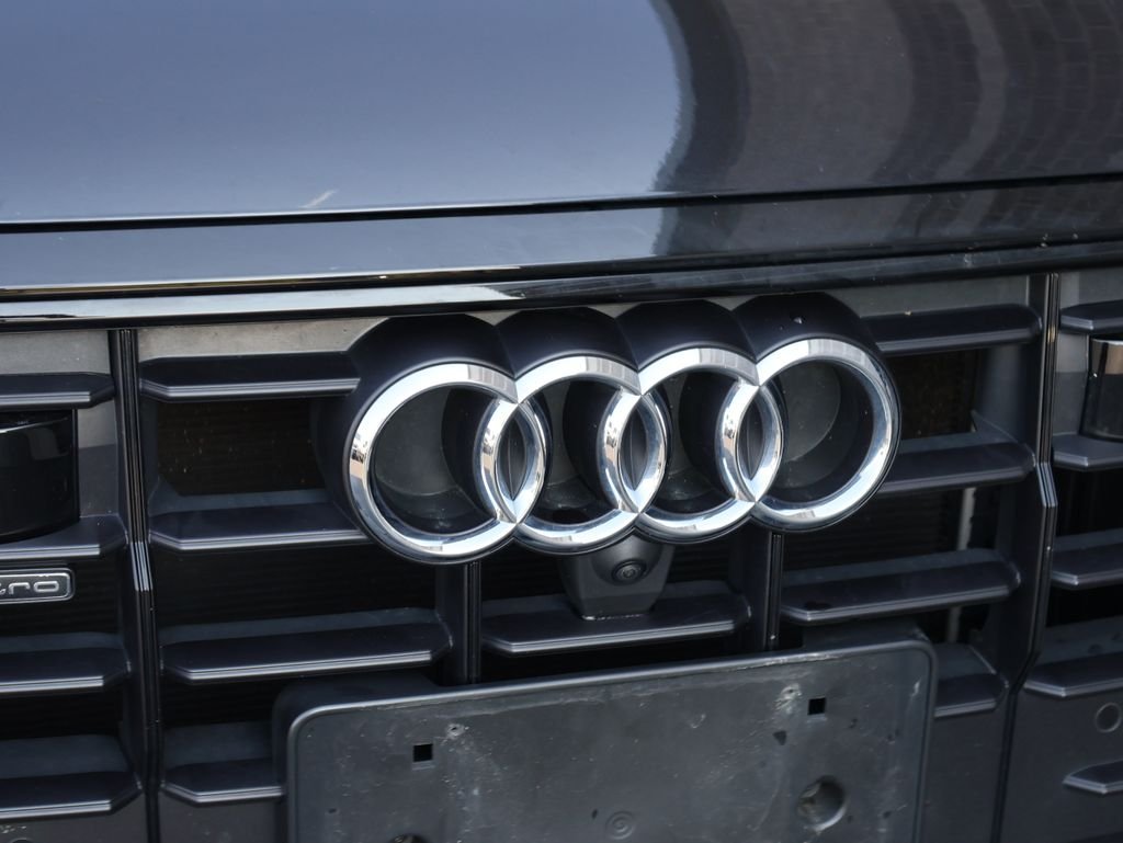 Used 2020 Audi Q8 Prestige with VIN WA1FVAF12LD025121 for sale in Kansas City