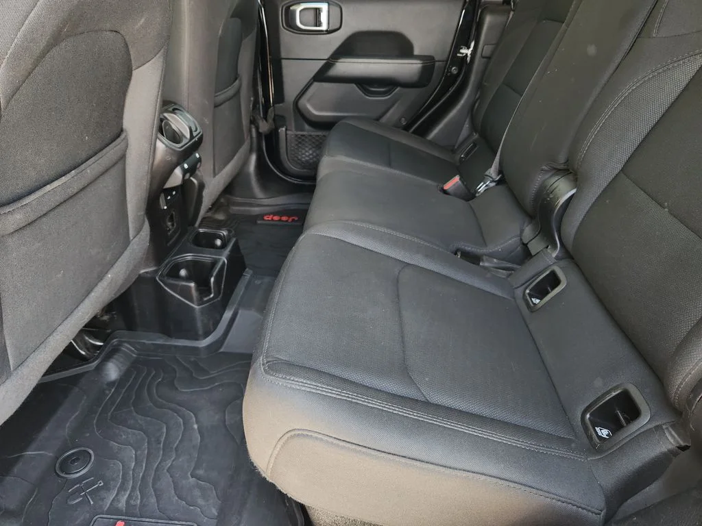 Used 2020 Black Clearcoat Jeep Overland image 31
