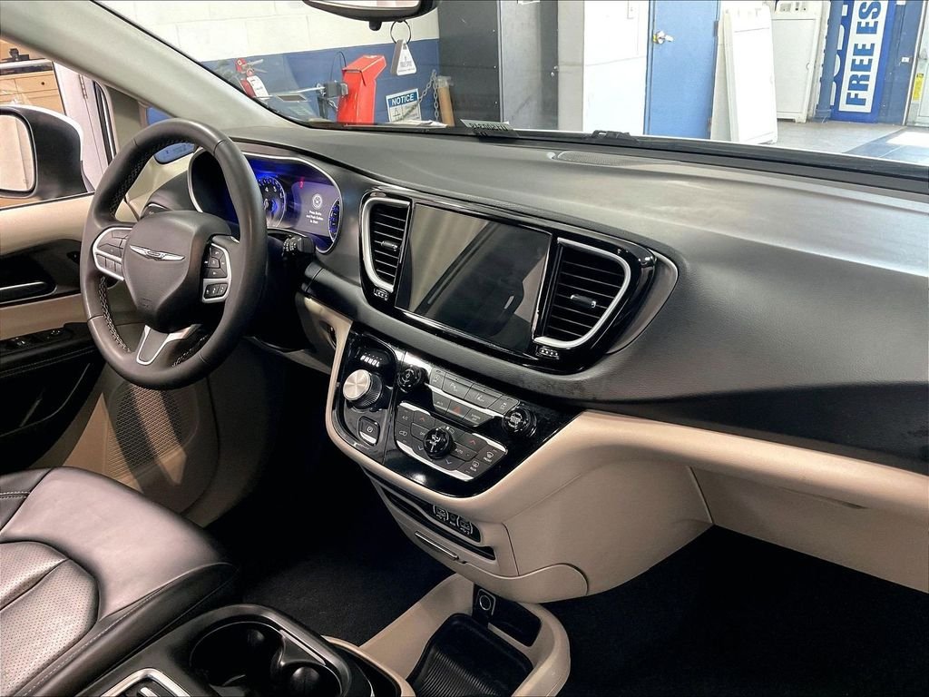 Used 2023 White Chrysler Touring L image 14
