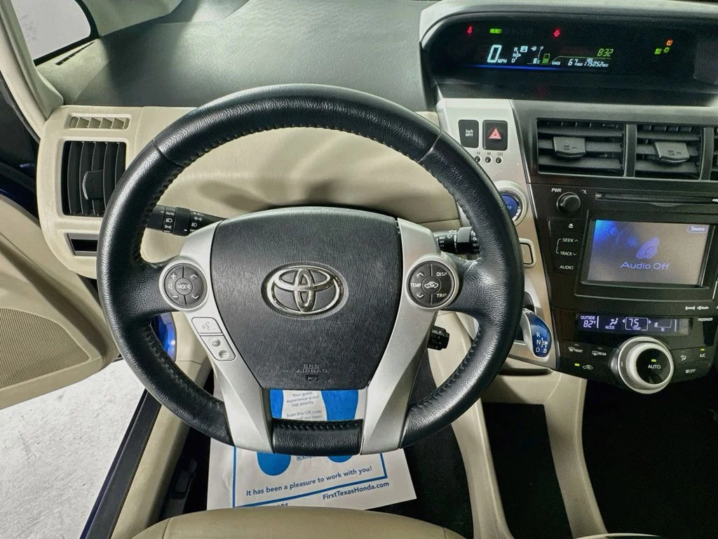 Used 2013 Blue Toyota Five image 12