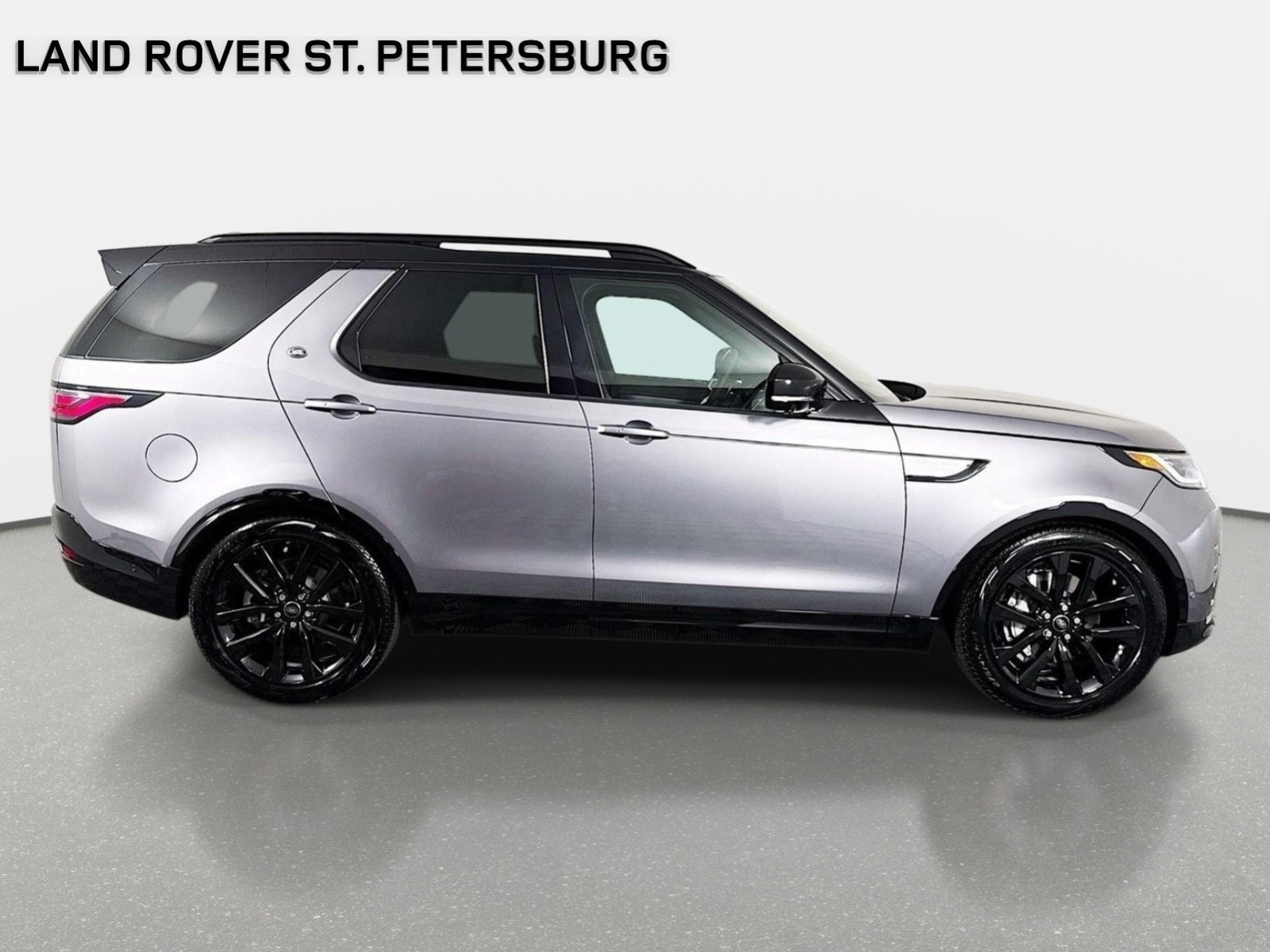 Used 2026 Gray Land Rover Dynamic SE image 4