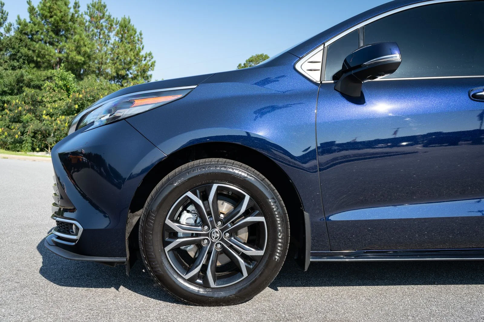Used 2025  Toyota Platinum image 4