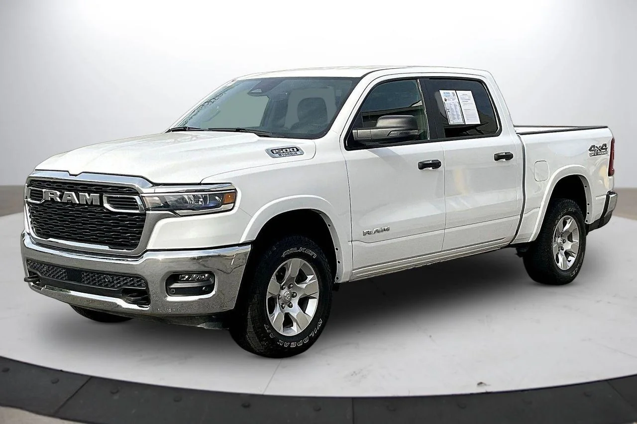 Certified Used 2025 White Ram Big Horn/Lone Star image 4
