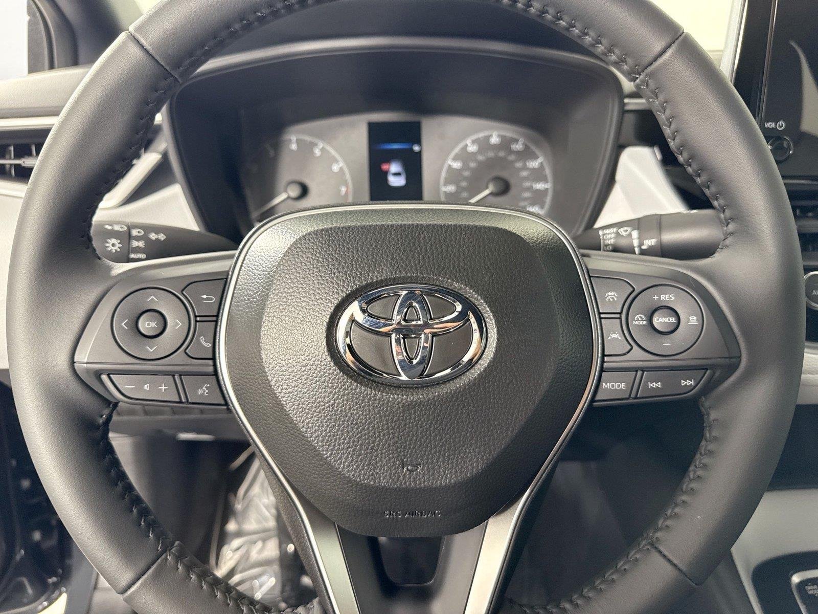 Used 2025 Underground Toyota SE image 18
