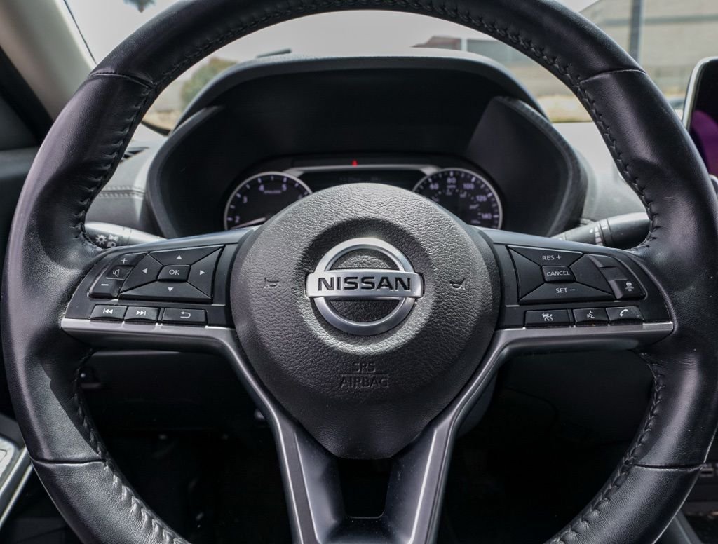 Used 2021 White Nissan SV image 22