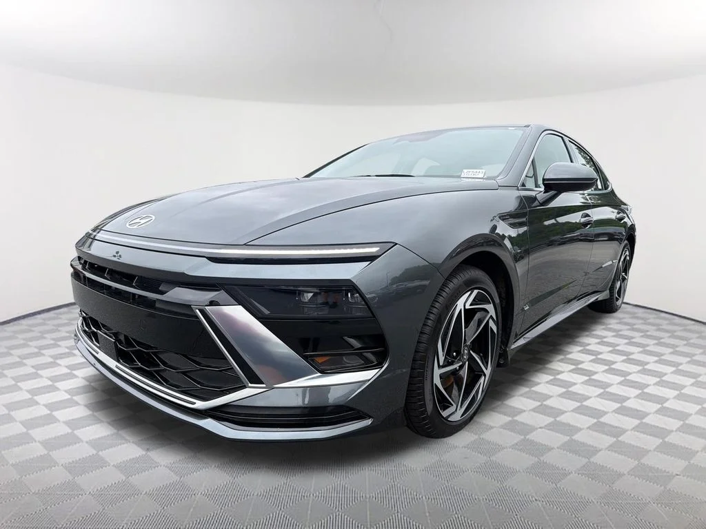 Used 2026 Gray Hyundai SEL Sport image 1