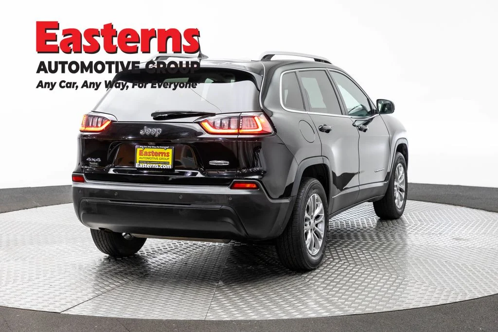Used 2021 Black Jeep Latitude Plus image 5